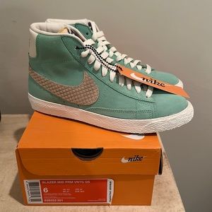 Deadstock Nike Blazer Mid PRM VNTG QS - Lt poison green/sand-dune